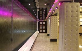 Fabhotel Prime Welcome Palace - Inside Chandni Chowk Complex